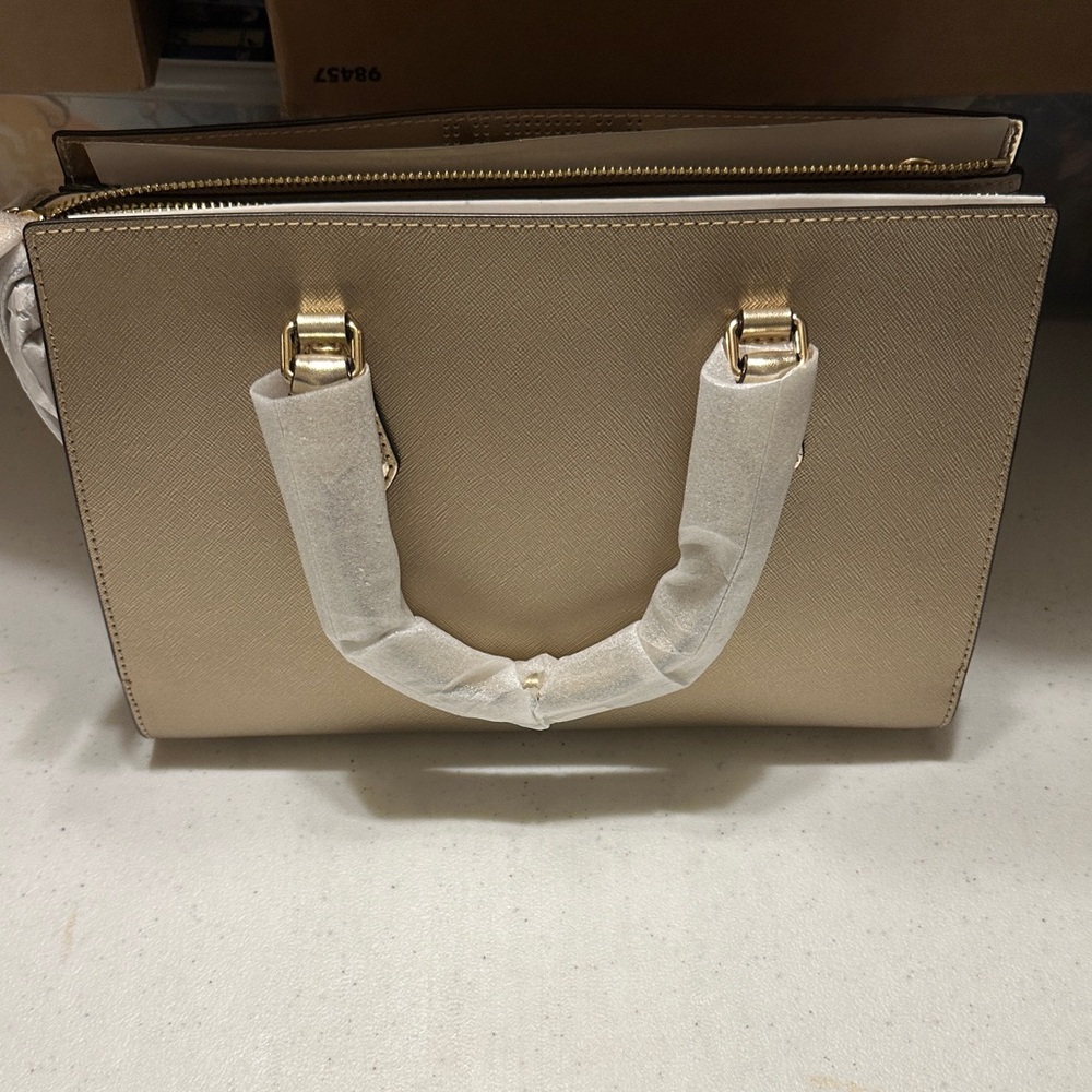 Michael Kors Sheila Medium Gold Satchel - Picture 2 of 7